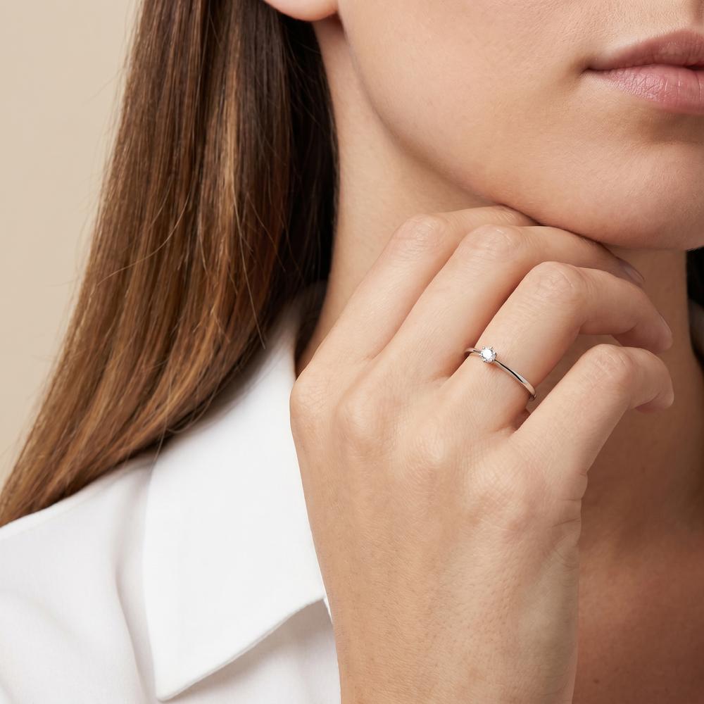 Solitär Ring 750/18 K Weissgold Diamant 0.05 ct, w-si