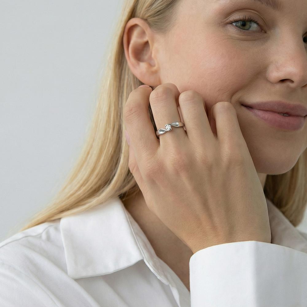 Solitär Ring 750/18 K Weissgold Diamant 0.10 ct, w-si
