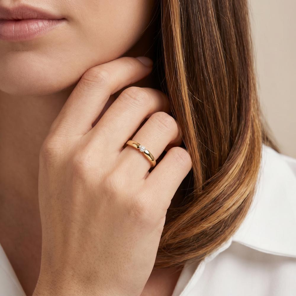 Solitär Ring 750/18 K Gelbgold Diamant weiss, 0.06 ct, Brillantschliff, w-si