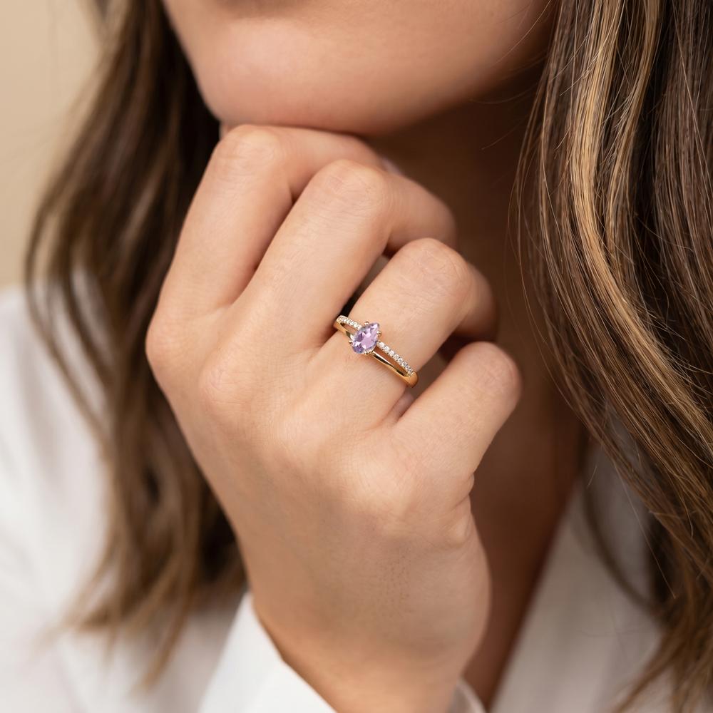 Fingerring 750/18 K Gelbgold Diamant 0.08 ct, 18 Steine, w-si, Amethyst