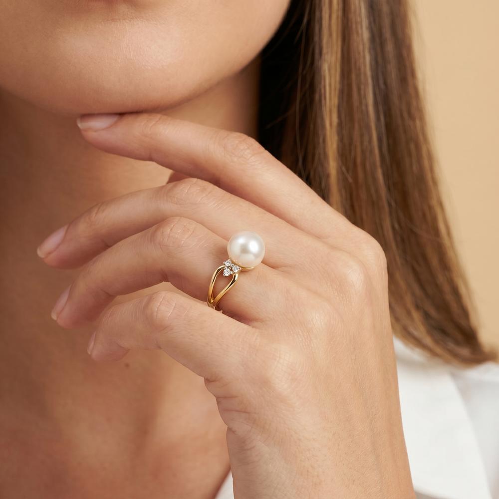 Fingerring 750/18 K Gelbgold Diamant 0.05 ct, 6 Steine, w-si Süsswasserzuchtperle, 9 mm